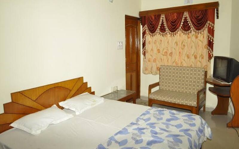 Hotel Pleasure Landmark, Ujjain 4